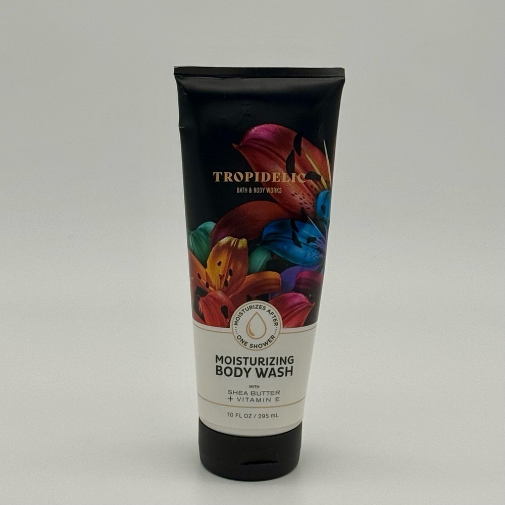 Bath & Body Works Tropidelic Moisturizing Body Wash NWT